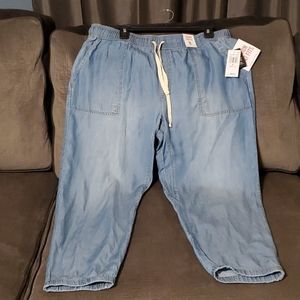 Women's celebrity pink capri 5203